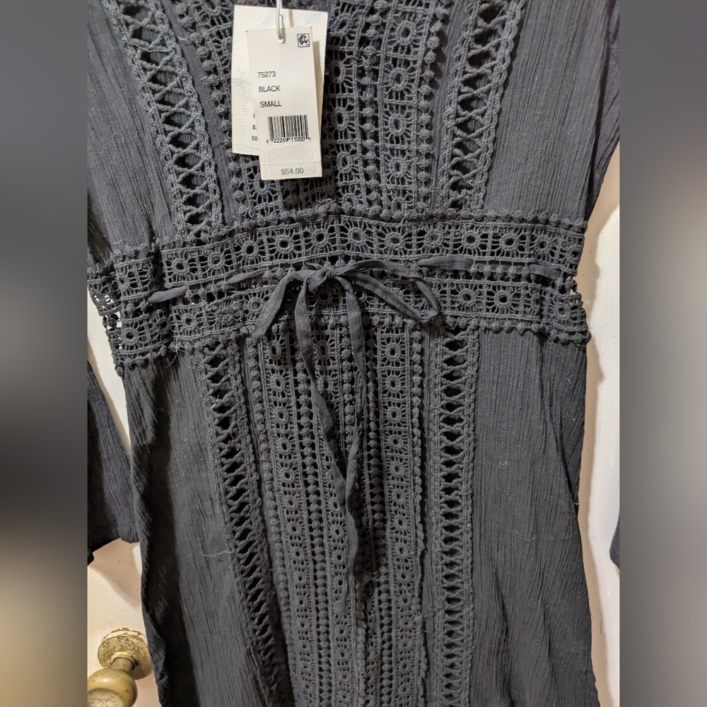 Raviya Small Black Long Sleeve Crochet-inset Trim Tunic Swim Cover-up - Picture 4 of 7